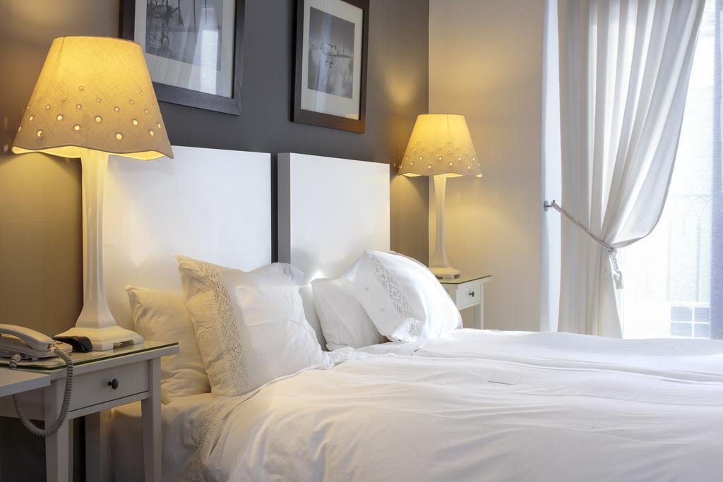 Hostal Adriano Madrid Buitenkant foto