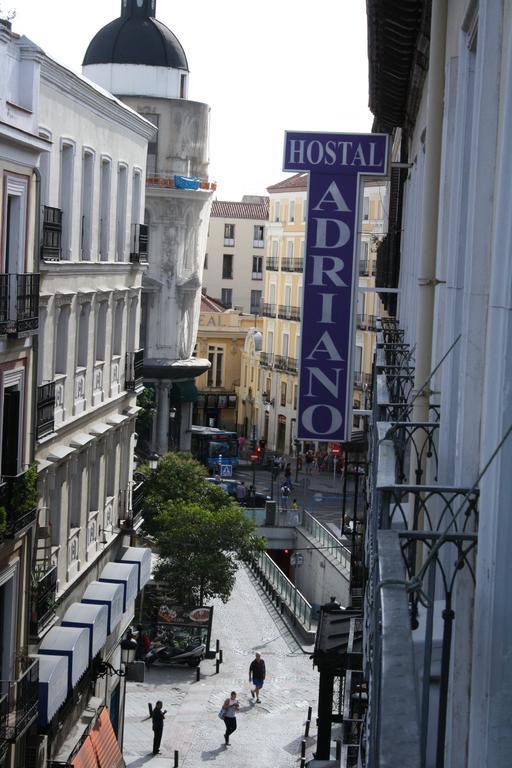 Hostal Adriano Madrid Buitenkant foto